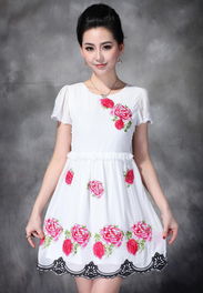 優雅綻放 大碼刺繡牡丹禮服連衣裙，專為中年女士打造的夏裝套裙新風尚